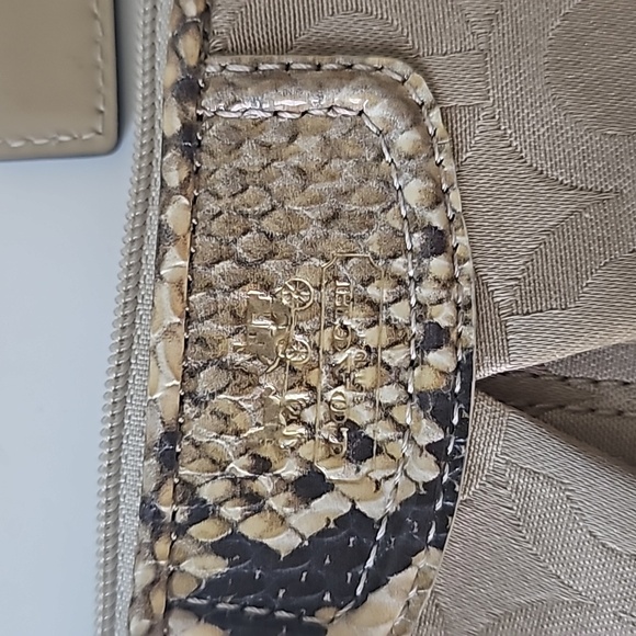 Coach Sm Wristlet Tan with SnakeSkin Leather Trim - ExcellentCondition - Picture 2 of 10